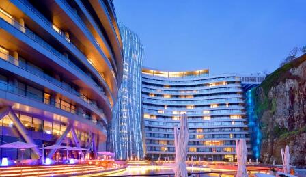 亮化設(shè)計如何確保建筑燈光秀效果？