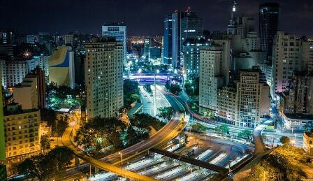 道路亮化工程設(shè)計，如何平衡亮化與美化的關(guān)系？