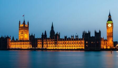 市政樓體亮化設(shè)計(jì)如何營(yíng)造建筑莊嚴(yán)形象？