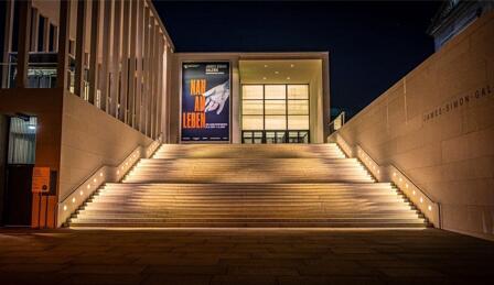 LED樓體亮化工程燈光色彩的選擇沒(méi)有統(tǒng)一公式！