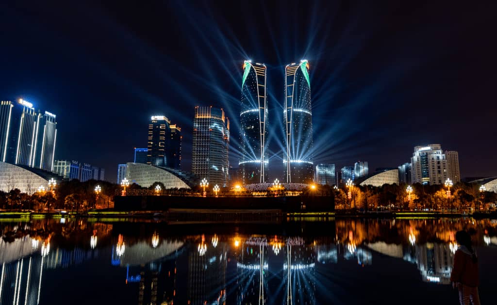 樓體LED亮化工程.jpg 樓體LED亮化工程.jpg