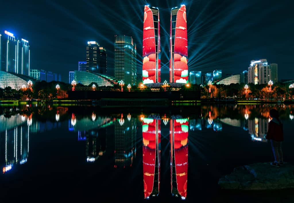 樓體LED亮化工程.jpg 樓體LED亮化工程.jpg