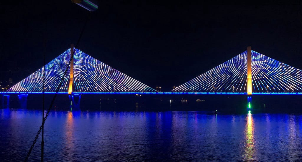 亮化工程.jpg 亮化工程.jpg